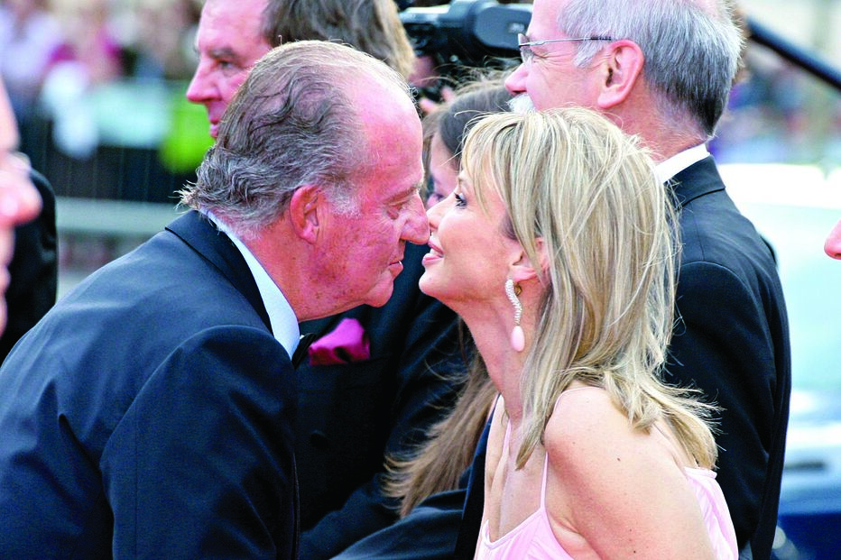 Juan Carlos e Corinna Larsen tiveram um caso ex-conjugal durante mais de dez anos 