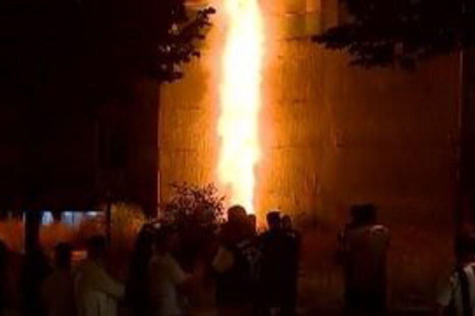 Incêndio deflagra no Estádio do Dragão durante festejos dos adeptos do FC Porto