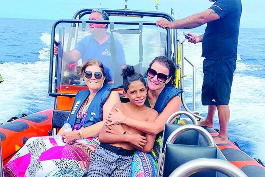 Cristianinho está na Madeira com a tia Elma e a avó Dolores