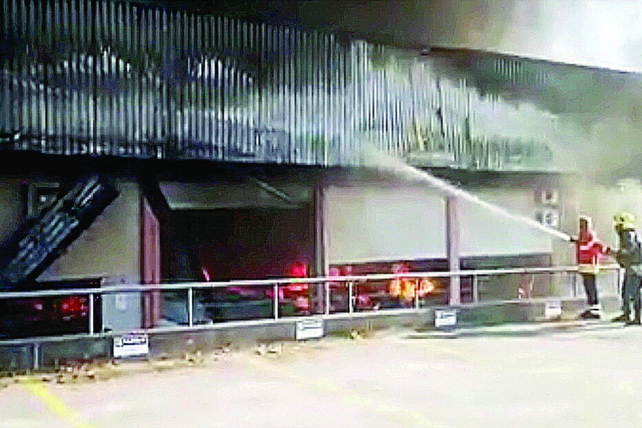 Complexo de oito empresas ficou totalmente destruído em Castelo de Paiva