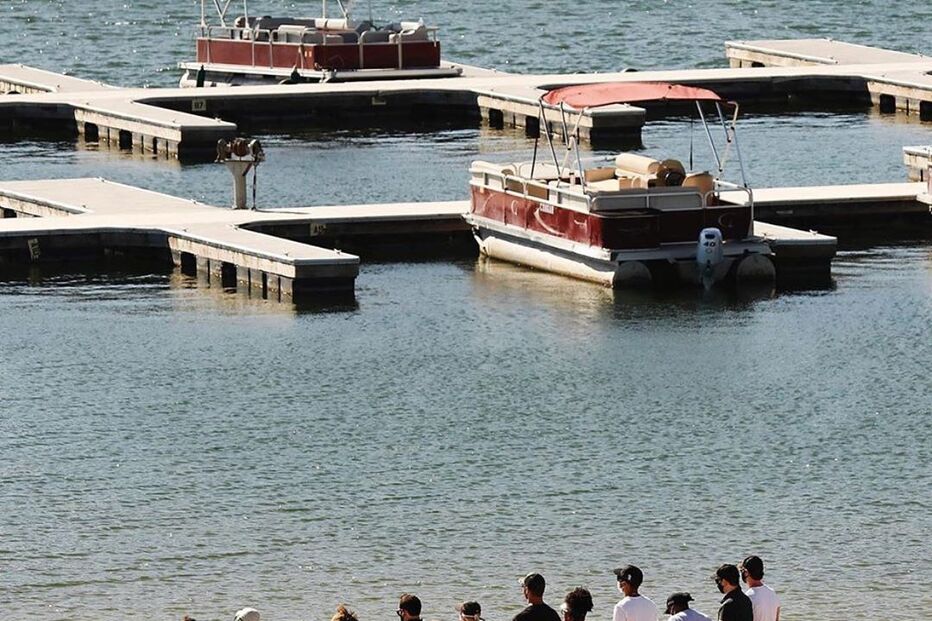 Atores prestam homenagem a Naya Rivera