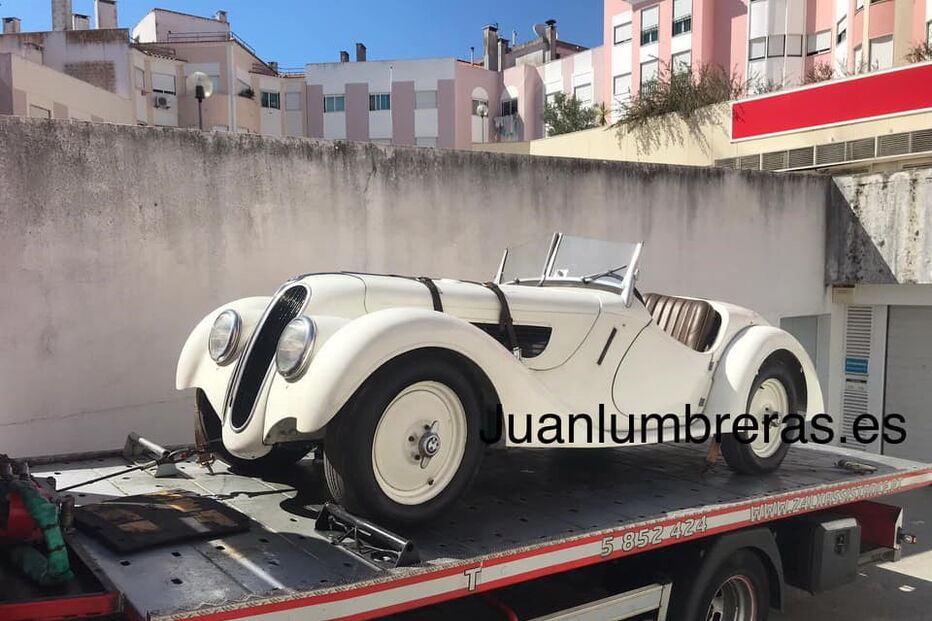 Imagens divulgadas no Facebook