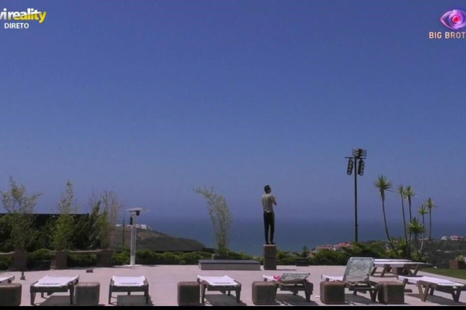 Pedro Alves recebe avião de Jéssica e declara-se