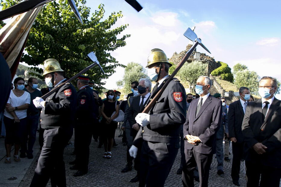 Centenas de pessoas no funeral do bombeiro de Miranda do Corvo