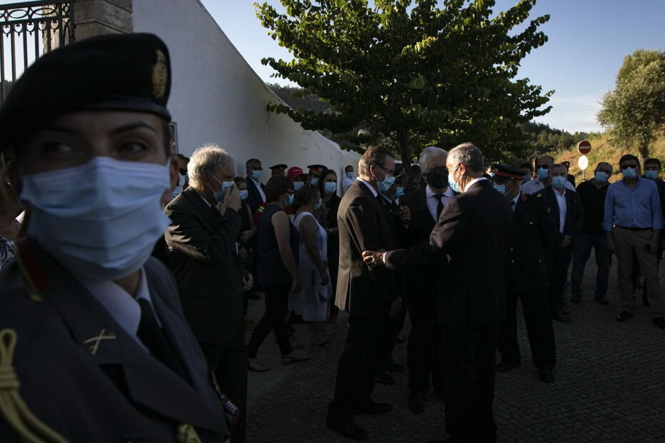 Centenas de pessoas no funeral do bombeiro de Miranda do Corvo