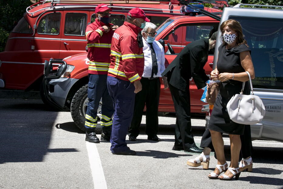 Centenas de pessoas no funeral do bombeiro de Miranda do Corvo