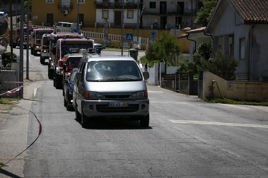 Centenas de pessoas no funeral do bombeiro de Miranda do Corvo