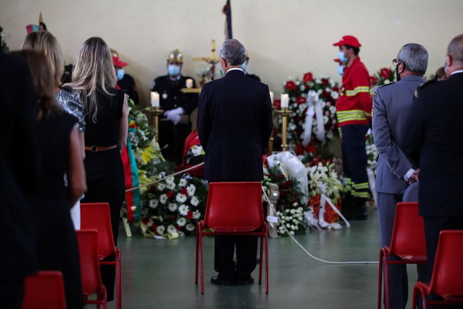 Centenas de pessoas no funeral do bombeiro de Miranda do Corvo