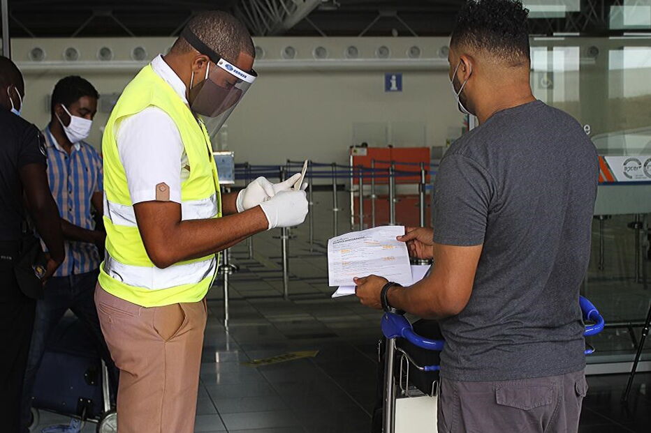 Máscaras e rigoroso controlo sanitário na retoma dos voos domésticos em Cabo Verde