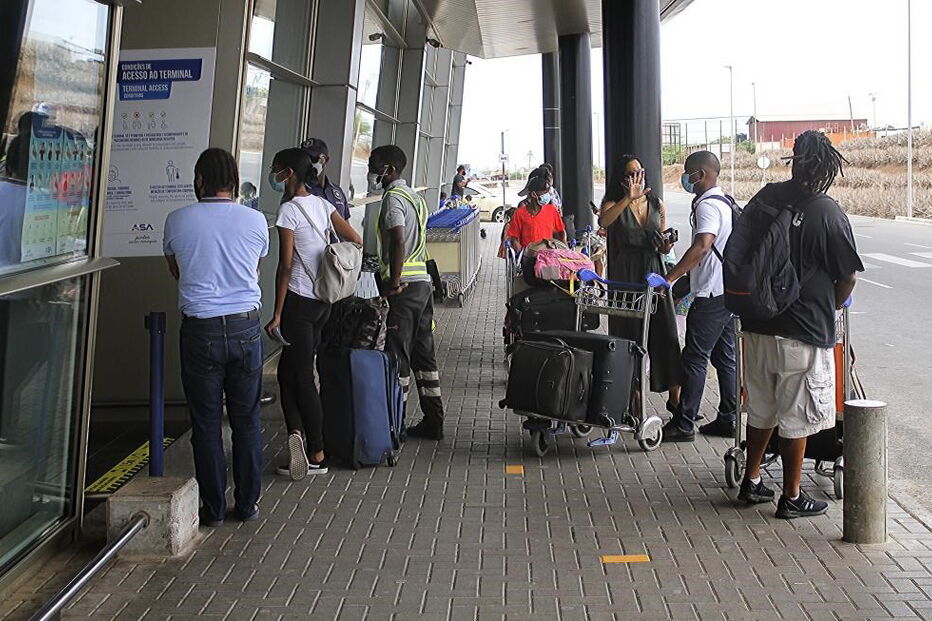 Máscaras e rigoroso controlo sanitário na retoma dos voos domésticos em Cabo Verde