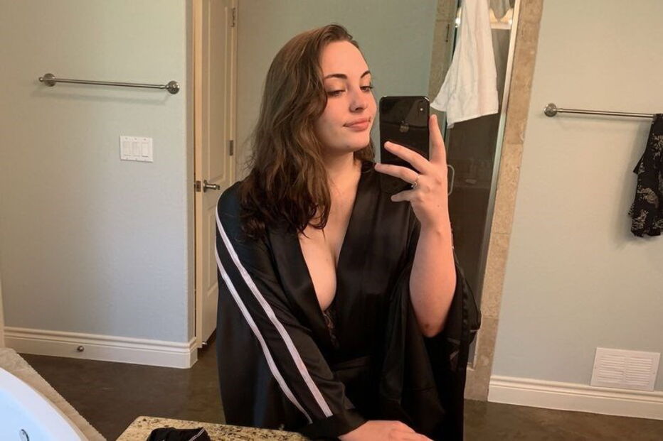 Jenna faz fortuna a fingir que é um cão