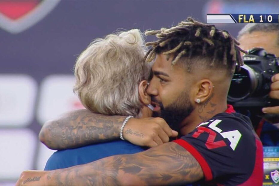 Jesus celebrou com os jogadores e distribuiu abraços