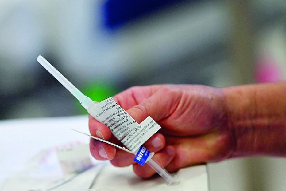 Testes clínicos iniciais da vacina da Moderna deram indicações positivas 