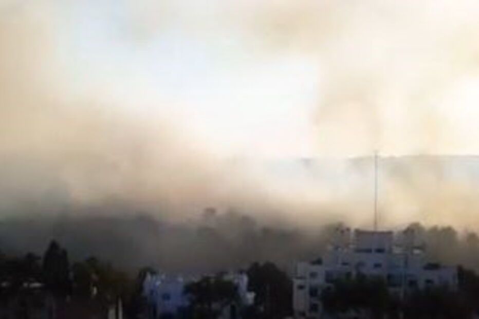 Incêndio junto a casas em Alvide, Cascais