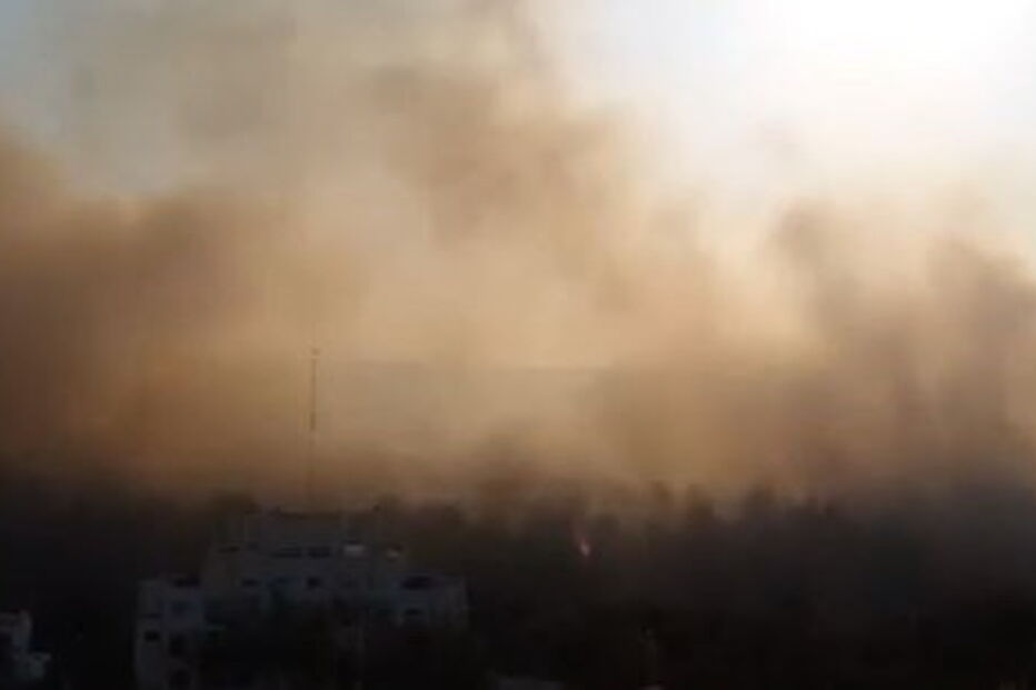 Incêndio junto a casas em Alvide, Cascais