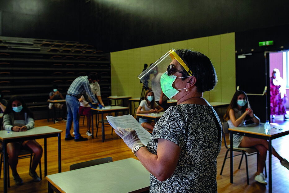 O próximo ano letivo começa entre 14 e 17 de setembro mas continuam a existir dúvidas sobre as medidas tomadas pelos ministérios da Saúde e da Educação 