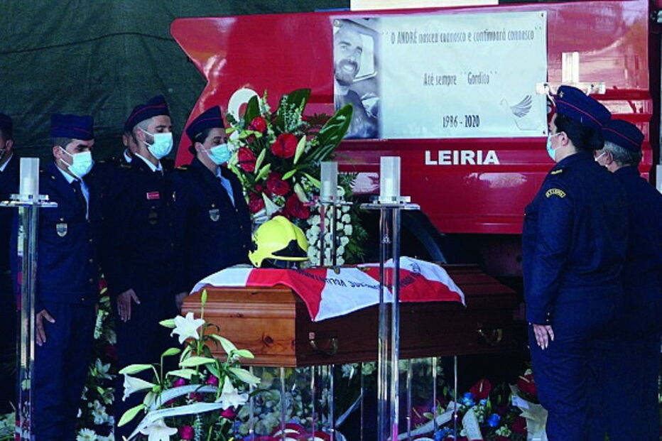 Homenagem decorreu no quartel dos Bombeiros de Leiria, na secção de Monte Redondo
