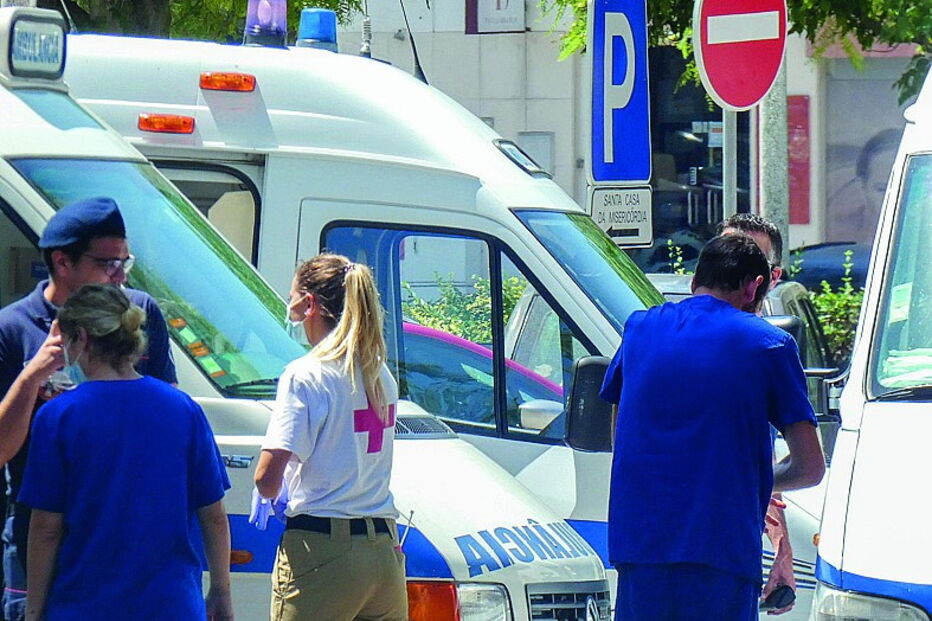 Instituição alega que “a senhora começou a faltar ao trabalho” 