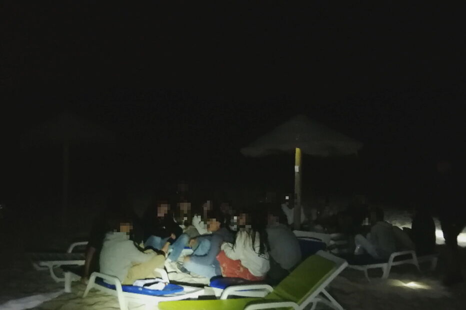Grupo de jovens apanhado com álcool em praia de Tróia