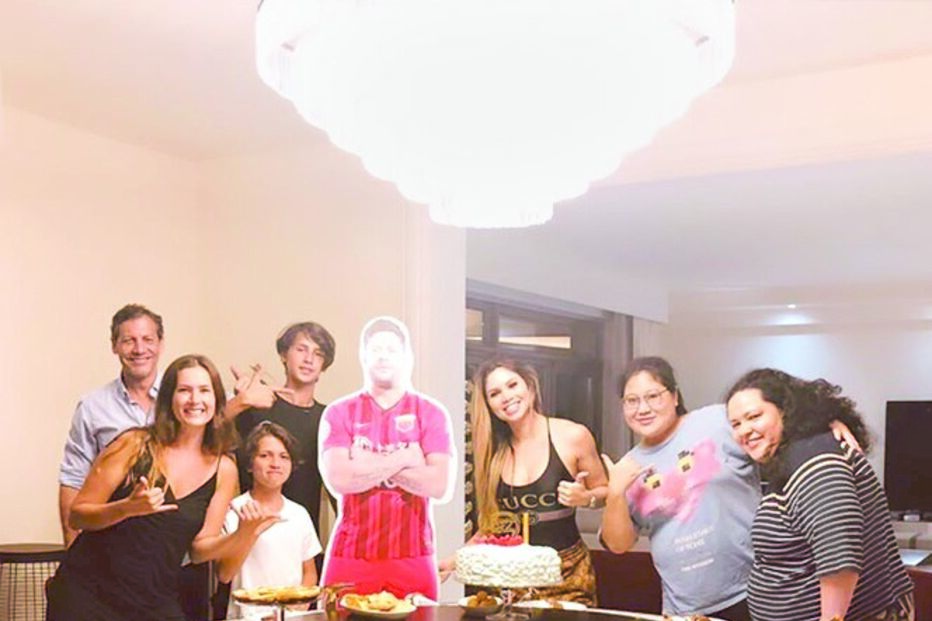 Hulk mimado pelo novo amor em dia de aniversário