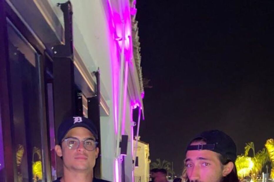 2020-07-28_10_36_50 dan_graham96_116202281_864695653939293_1866700327404796282_n.jpg