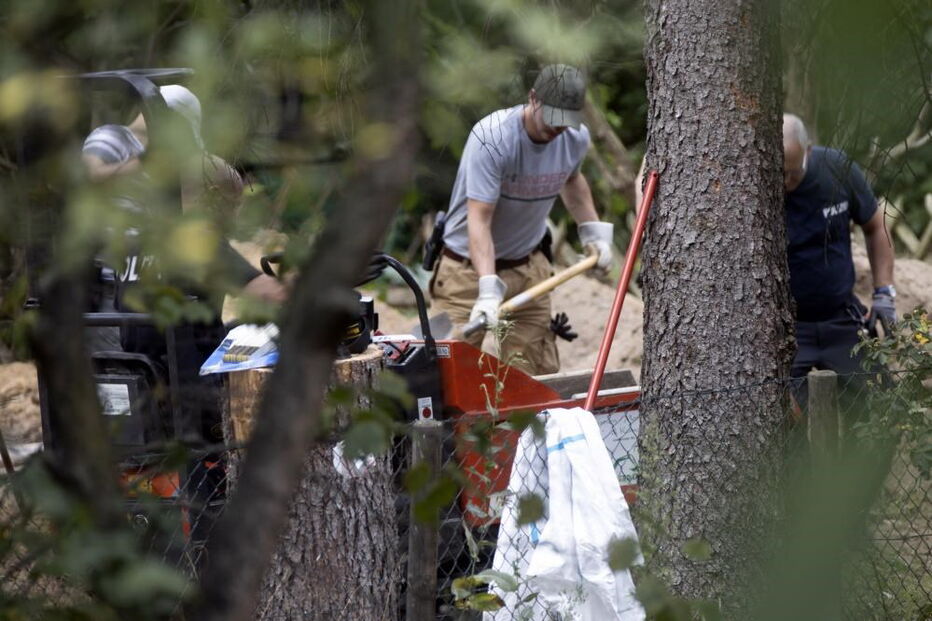  Polícia alemã faz escavações e usa cães-pisteiros a poucos quilómetros da casa do suspeito de rapto de Maddie McCann