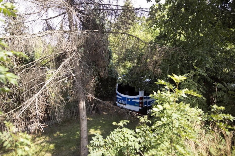 Polícia alemã faz escavações e usa cães-pisteiros a poucos quilómetros da casa do suspeito de rapto de Maddie McCann