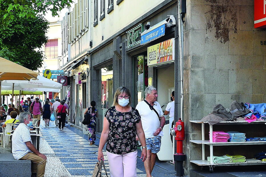 Obrigatório usar máscara nos espaços públicos a partir de 1 de agosto  