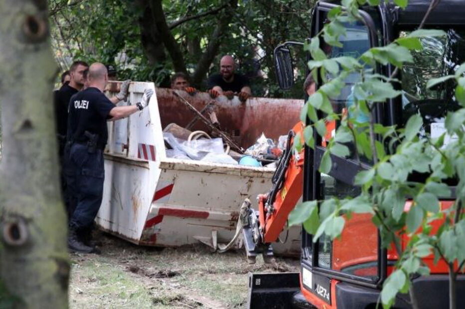 Tudo o que foi encontrado na cave escondida de Brueckner