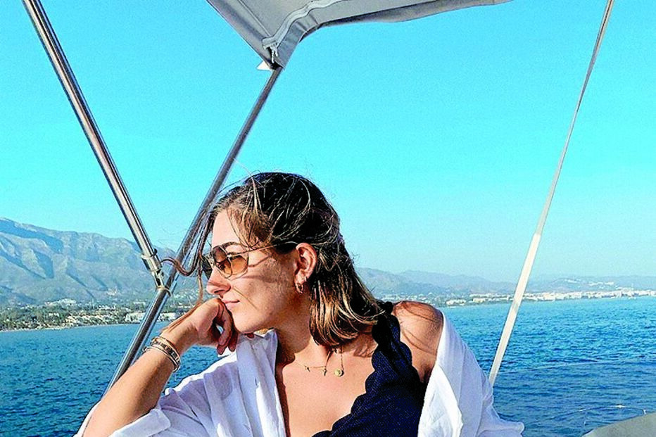 A filha de Mourinho em Marbella, no sul de Espanha 