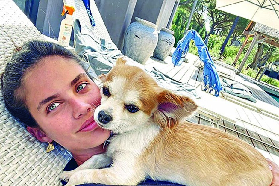 Sara Sampaio vive dias de luxo em família na Comporta