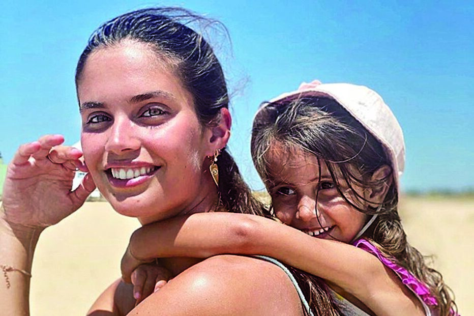 Sara Sampaio vive dias de luxo em família na Comporta