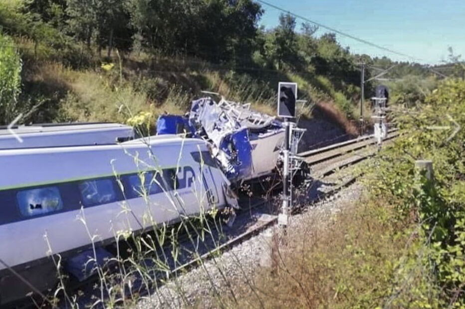 Acidente com Alfa pendular na Linha do Norte em Soure	