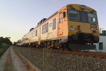 Comboio colide com carro e faz um morto em Leiria	