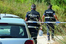 Polícia esteve no local a investigar