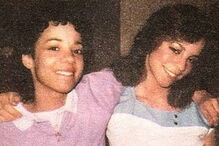 Mariah Carey com a irmã, Allison