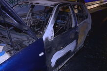 Chamas consomem carro à saída da Ponte 25 de Abril no sentido Almada-Lisboa em Campolide	