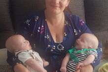 Lucy teve gémeos, David e Samuel