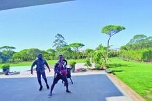 David Carreira mostra mansão milionária de pai em videoclipe