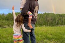 Daniela Ruah com o marido e os filhos