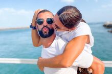 Simão Sabrosa e a mulher, Vanessa Rebelo, pelo Algarve