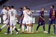 A celebração do Bayern e o desalento do Barcelona