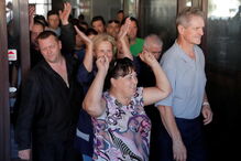 Manifestações contra presidenciais na Bielorrússia juntam centenas frente a fábricas e à TV pública