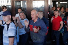 Manifestações contra presidenciais na Bielorrússia juntam centenas frente a fábricas e à TV pública