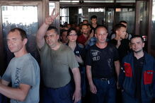 Manifestações contra presidenciais na Bielorrússia juntam centenas frente a fábricas e à TV pública