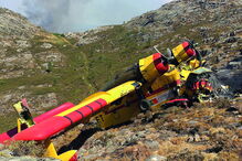 Canadair destruído após despenhar-se em encosta íngreme 