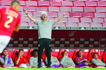Jorge Jesus, para não variar, não parou ontem um minuto no jogo que assinalou o seu regresso ao Estádio da Luz como treinador do Benfica, depois de passagens pelo Sporting, Arábia  Saudita e Brasil, onde se sagrou campeão 
