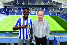 Zaidu, com Pinto da Costa, é para já o terceiro reforço dos dragões 