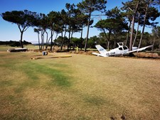 Aeronave aterrou de emergência no campo de golfe dos Oitavos