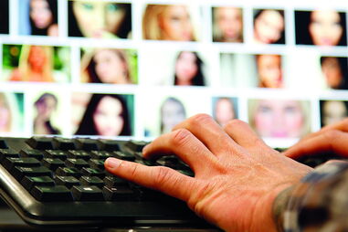 Imagens disponibilizadas podem ser utilizadas por criminosos para extorsão de dinheiro 